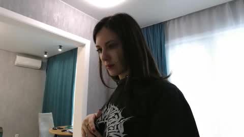 Snapshot of uninvited_raccoon chatting on February 9, 3:32 am uninvited_raccoon online show from February 9, 3:32 am