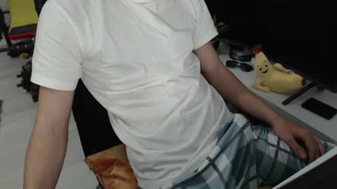 uniqueboy22 online show from April 21, 5:17 pm