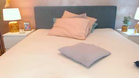 Snapshot of uniquemissy chatting on December 13, 11:55 am Andreea online show from December 13, 11:55 am