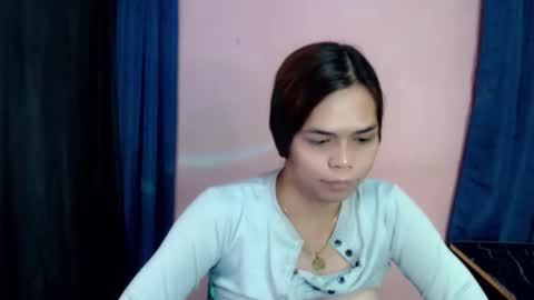 Snapshot of unknown_trans18 chatting on November 14, 12:53 am unknown_trans18 online show from November 14, 12:53 am