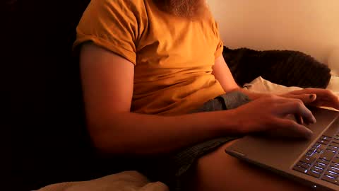 Snapshot of unknownbeard89 chatting on March 9, 11:47 am unknownbeard89 online show from March 9, 11:47 am