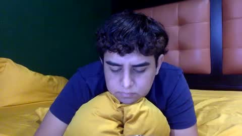 Snapshot of unlimitedfantasy chatting on October 4, 7:01 pm Thiago online show from October 4, 7:01 pm