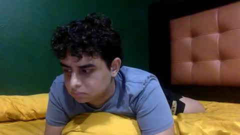 Snapshot of unlimitedfantasy chatting on October 16, 5:52 am Thiago online show from October 16, 5:52 am