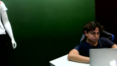 Snapshot of unlimitedfantasy chatting on November 21, 6:12 am Thiago online show from November 21, 6:12 am