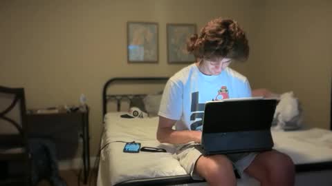 Stepbro online show from October 19, 12:11 am