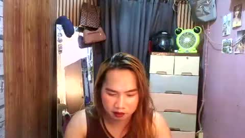 ur_asian_wife6969 online show from April 13, 11:37 am