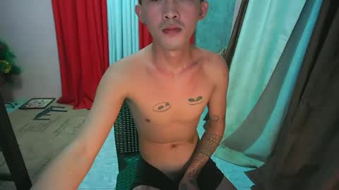 Snapshot of ur_boy_rexyn chatting on November 8, 1:44 pm ur_boy_rexyn online show from November 8, 1:44 pm