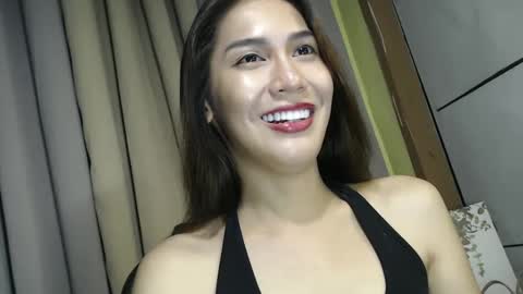 ItsUrsElla online show from February 3, 10:11 pm