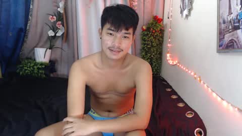 ur_hugechinito online show from February 16, 7:59 am