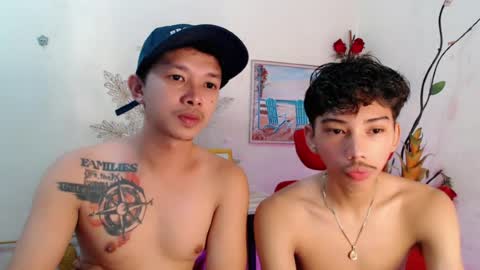 Snapshot of ur_just_mine chatting on August 7, 1:57 pm ur_just_mine online show from August 7, 1:57 pm