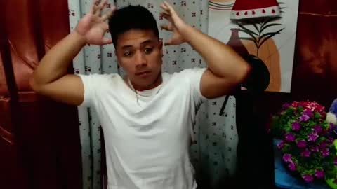 Snapshot of ur_pinoydave chatting on December 14, 7:18 am Dave online show from December 14, 7:18 am