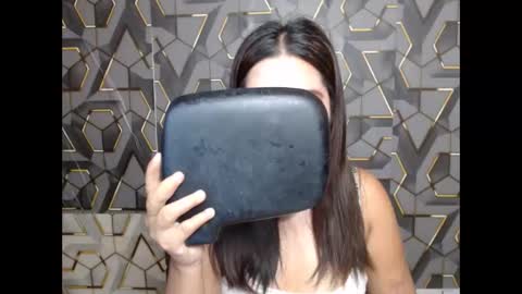 ur_prettychelsie18 online show from June 10, 11:57 pm