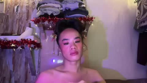 Snapshot of ur_sweet_atarah18 chatting on December 5, 3:04 am Atarah online show from December 5, 3:04 am