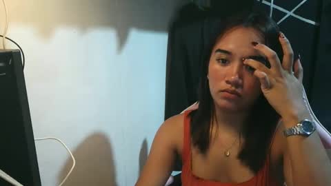 Snapshot of ur_wetwife chatting on November 7, 8:09 pm ur_wetwife online show from November 7, 8:09 pm