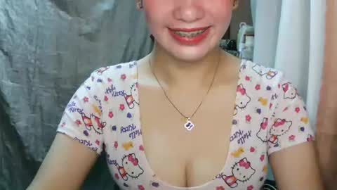 ur_yassy online show from May 24, 9:42 pm