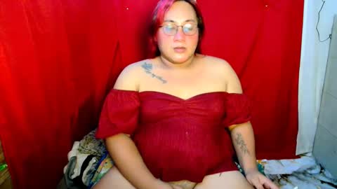 pretitit micole online show from October 24, 9:38 am