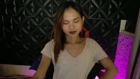Snapshot of urasian_crisa chatting on April 23, 11:09 am urasian_crisa online show from April 23, 11:09 am