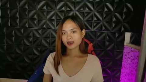 Snapshot of urasian_crisa chatting on April 23, 12:29 pm urasian_crisa online show from April 23, 12:29 pm