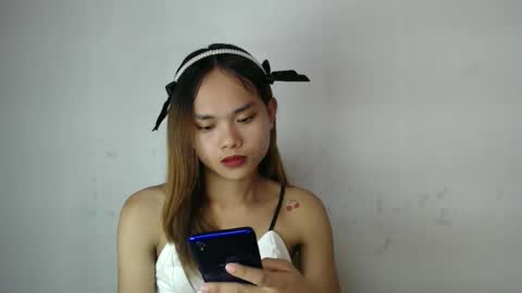 Snapshot of urasian_crisa chatting on May 6, 9:14 am urasian_crisa online show from May 6, 9:14 am