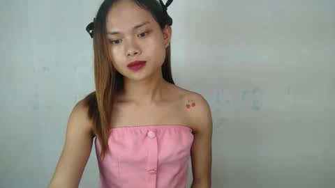 Snapshot of urasian_crisa chatting on May 16, 10:36 am urasian_crisa online show from May 16, 10:36 am