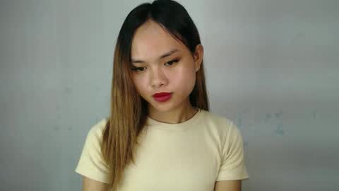 Snapshot of urasian_crisa chatting on May 27, 9:28 am urasian_crisa online show from May 27, 9:28 am