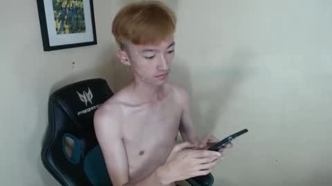 urasian_femboyxxx online show from April 12, 3:06 pm