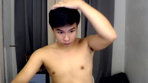 Snapshot of urasian_hardcockxx chatting on February 6, 7:35 am milly online show from February 6, 7:35 am