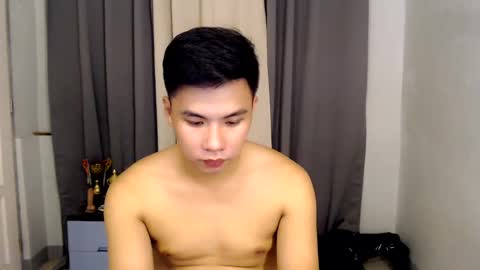 Snapshot of urasian_hardcockxx chatting on February 21, 10:07 am milly online show from February 21, 10:07 am