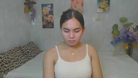 Snapshot of urasian_kat chatting on April 21, 1:42 am urasian_kat online show from April 21, 1:42 am