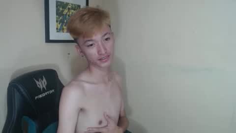 urasian_ladyboyxxx online show from April 23, 7:09 am