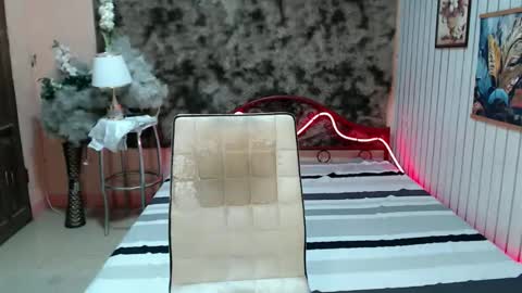 HI WE ARE NATHANIEL AND SEV online show from February 7, 4:33 pm