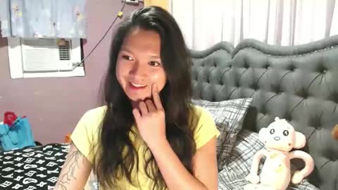 NEWRA  ALLISON online show from April 2, 11:46 pm