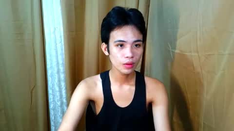 Snapshot of urasiancumboix2 chatting on April 22, 10:00 pm urasiancumboix2 online show from April 22, 10:00 pm