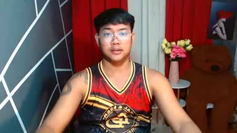 urasiankyler online show from June 28, 5:19 pm