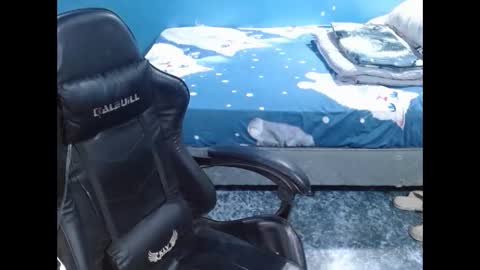 Snapshot of urasianyummyliciousxxx chatting on October 15, 2:06 pm Yamyam hinlayagan online show from October 15, 2:06 pm