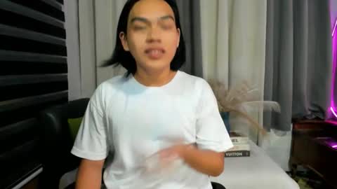 urbambislvt online show from April 15, 6:20 am