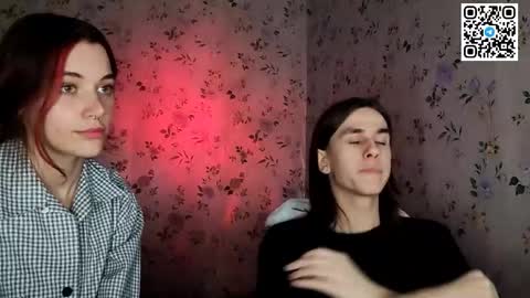 Snapshot of urbankai_ chatting on November 26, 10:44 pm Lisa and Vlad online show from November 26, 10:44 pm