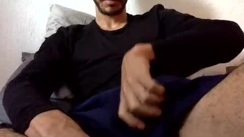 Snapshot of urbestbigdick chatting on January 29, 11:35 pm urbestbigdick online show from January 29, 11:35 pm