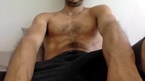 Snapshot of urbestbigdick chatting on November 19, 5:57 pm urbestbigdick online show from November 19, 5:57 pm