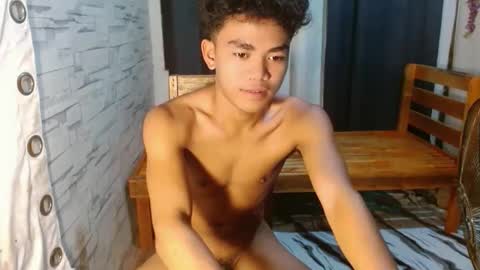 urboyvenz online show from April 7, 8:15 am