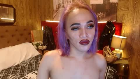 KENDALL online show from December 28, 2:01 am