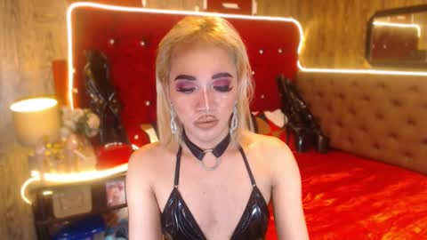 KENDALL online show from January 17, 1:24 pm