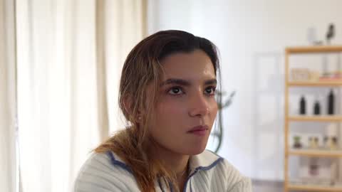 Linda Restrepo online show from December 13, 2:38 pm