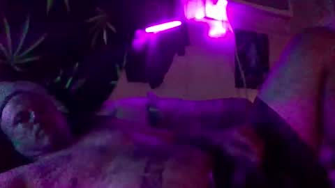 Snapshot of urdaddy875867 chatting on November 12, 7:31 am urdaddy875867 online show from November 12, 7:31 am