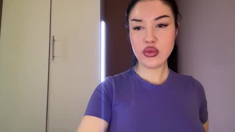 Snapshot of urdevilbaby chatting on December 20, 10:11 am Margo online show from December 20, 10:11 am