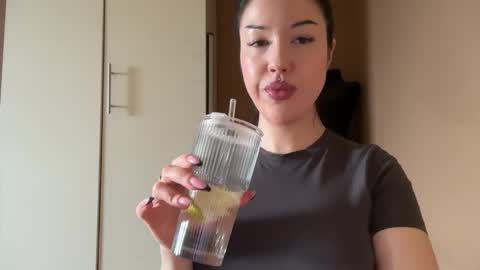 Snapshot of urdevilbaby chatting on December 23, 9:40 am Margo online show from December 23, 9:40 am