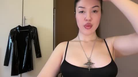 Snapshot of urdevilbaby chatting on February 16, 6:20 am Margo online show from February 16, 6:20 am