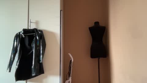 Snapshot of urdevilbaby chatting on February 22, 6:46 am Margo online show from February 22, 6:46 am