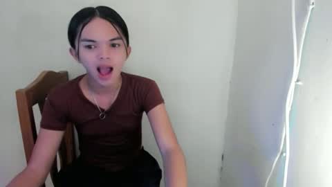 urdoll_alliah online show from May 12, 6:05 pm