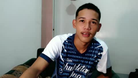Snapshot of urdreamboy_clarin chatting on June 22, 4:31 am urdreamboy_clarin online show from June 22, 4:31 am